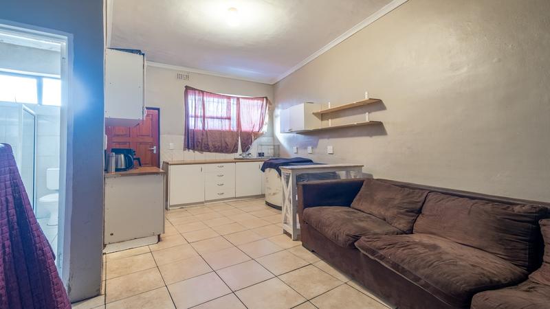 6 Bedroom Property for Sale in Kensington Western Cape